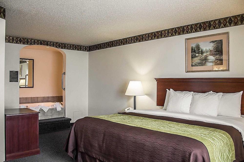 Quality Inn & Suites Delaware Exterior photo